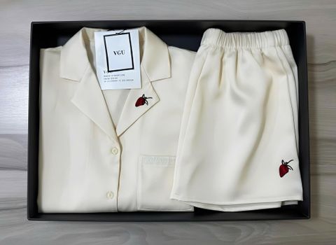 VGU1935 - SET BỘ NGỦ THÊU DÂU (KEM)