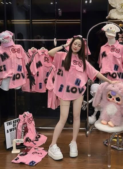 VGU2011 - ÁO KIỂU SƠMI FORM DÀI IN HÌNH MINNIE (HỒNG)