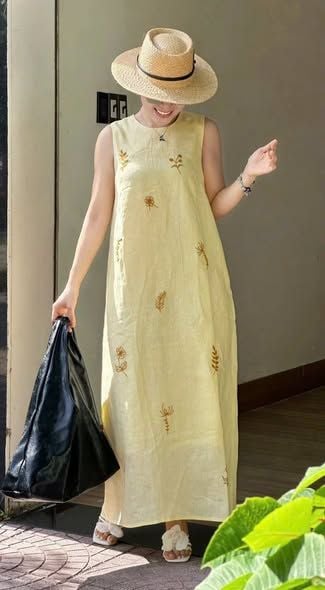 SKY9710 - ĐẦM LINEN SÁT NÁCH THÊU LÁ (VÀNG)