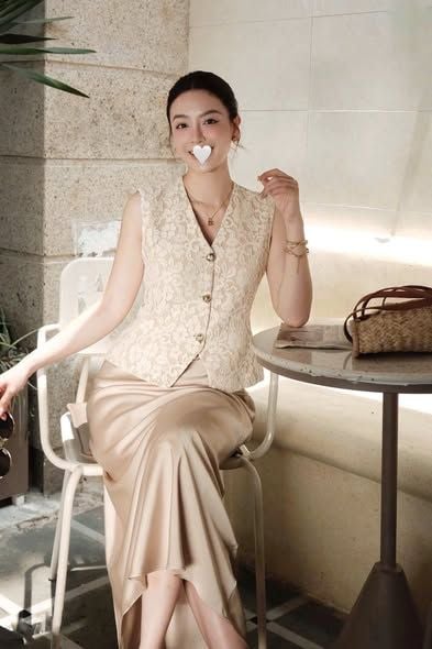 KS1622 - SET  ÁO GILE REN CAO CẤP, VÁY LỤA DÀI (KEM)