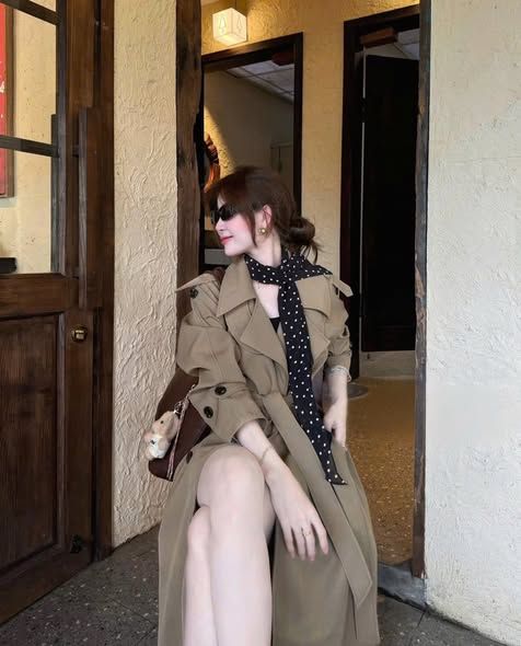 VGU2030 - ÁO MĂNG TÔ DÁNG DÀI KÈM KHĂN + DÂY (NÂU)