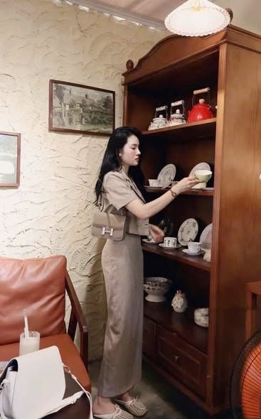 KS1642 - SET VEST FORM NGẮN NÚT BỌC (MÀU DA)