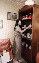 KS1642 - SET VEST FORM NGẮN NÚT BỌC (MÀU DA)