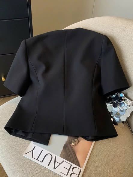 TB9787 - ÁO KHOÁC LỬNG KÈM TAG HOA NHỎ - MÀU ĐEN