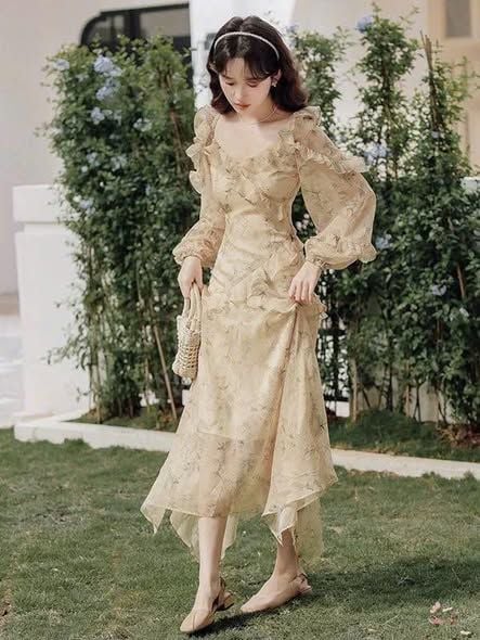 VGU2090 - ĐẦM DÀI HOA VIỀN BÈO (MÀU DA)