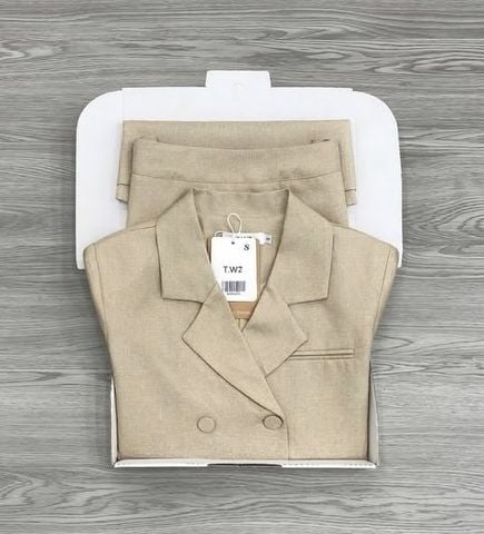 KS1642 - SET VEST FORM NGẮN NÚT BỌC (MÀU DA)