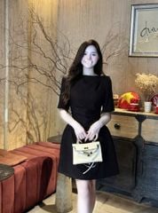 KS1692 - ĐẦM BASIC ĐEN ĐÍNH NÚT VAI (ĐEN)