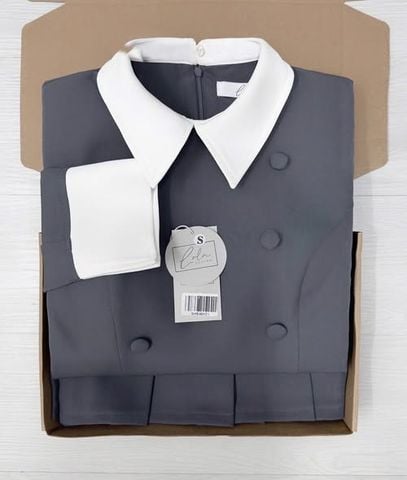 SHE4812 - SET ÁO TAY DÀI NÚT BỌC, VÁY NGẮN XẾP LY (XÁM)