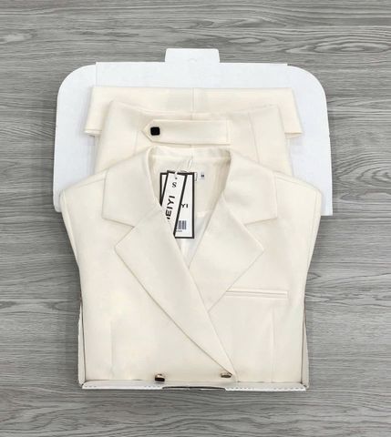KS1698 - SET ÁO VEST PHỐI NÚT, VÁY DÀI (KEM)