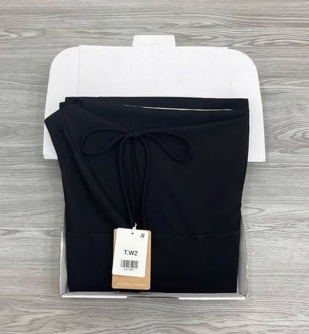 KS1706 - ĐẦM NGẮN LỆCH VAI CỘT NƠ (ĐEN)