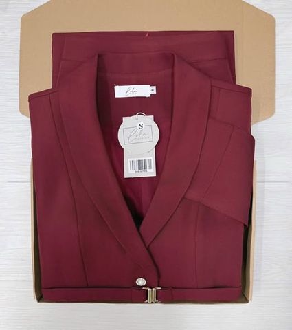 SHE4818 - SET VEST PHỐI NÚT, VÁY DÀI + DÂY (ĐỎ) - KHÔNG KÈM ÁO TRONG