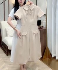 OAK0125 ĐẦM DÀI CỔ SEN PHỐI BÈO (NÂU)