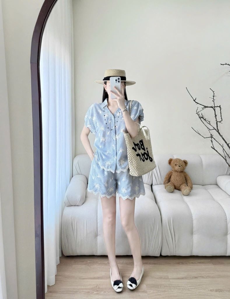 TQ4526 SET SỌC XANH THÊU - QUẦN SHORT REN SÓNG