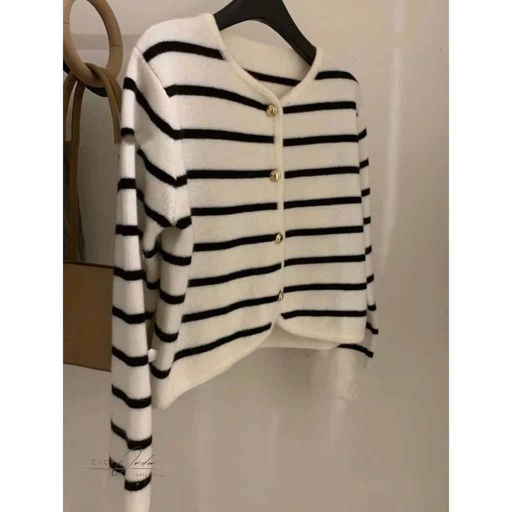 LEN4065 CARDIGAN LEN SỌC NÚT ĐỒNG (KEM)