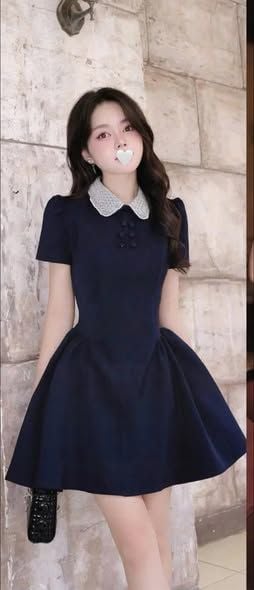 KS1764 - ĐẦM NGẮN NÚT BỌC PHỐI CỔ (XANH ĐEN)