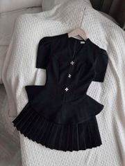 KS1760 - SET ÁO PEPLUM NÚT KIỂU, VÁY NGẮN XẾP LY (ĐEN)