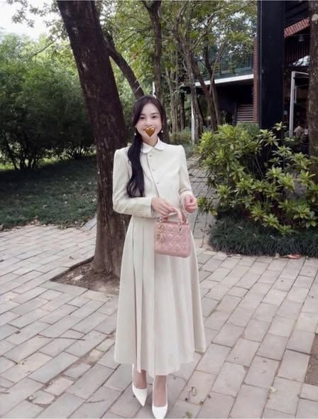 TB9870 - SET ÁO PHỐI NÚT KIỂU, VÁY DÀI XẾP LY (KEM) - KHÔNG KÈM SƠMI