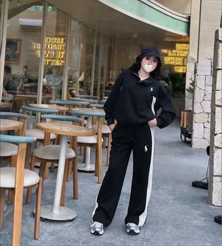 SKY0019 - SET THỂ THAO UMI KHOÁ KÉO PHỐI SỌC (ĐEN)