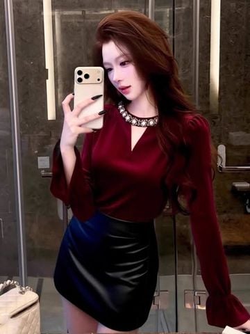 VGU2300 - SET ÁO TAY DÀI ĐỎ CỔ ĐÍNH ĐÁ, VÁY DA NGẮN