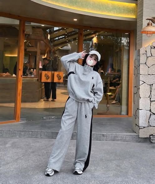 SKY0021 - SET THỂ THAO UMI KHOÁ KÉO PHỐI SỌC (XÁM)