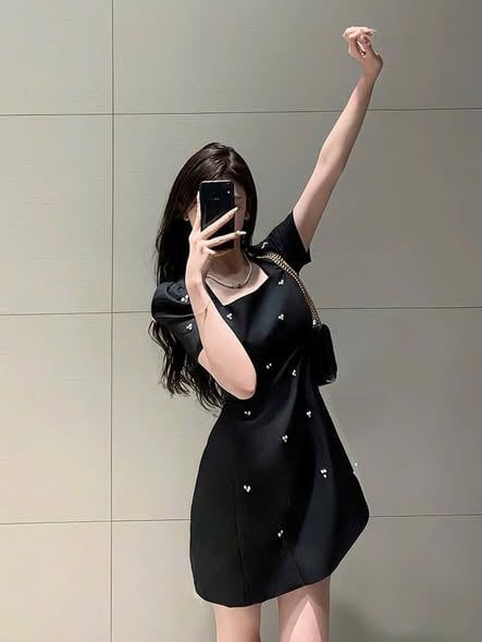 KS1845 - ĐẦM NGẮN CỔ VUÔNG ĐÍNH ĐÁ (ĐEN)