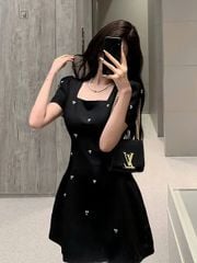 KS1845 - ĐẦM NGẮN CỔ VUÔNG ĐÍNH ĐÁ (ĐEN)