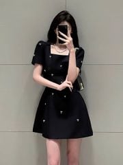 KS1845 - ĐẦM NGẮN CỔ VUÔNG ĐÍNH ĐÁ (ĐEN)