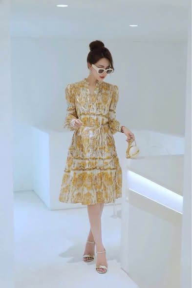 VGU2337 - ĐẦM TAY DÀI HỌA TIẾT VÀNG