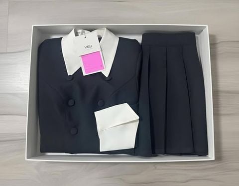 VGU2348 - SET ÁO DẠ CỔ SƠ MI TRẮNG - CHÂN VÁY  NGẮN XẾP LY