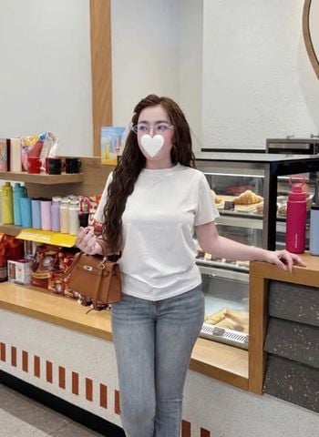 VGU2353 - ÁO THUN IN CHÚ NGỰA SAU LƯNG