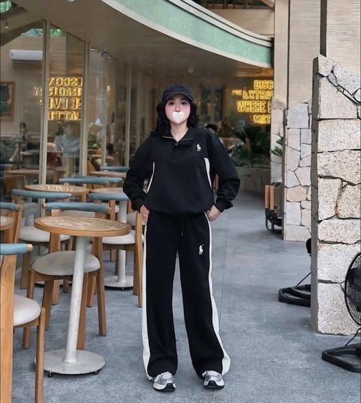 SKY0019 - SET THỂ THAO UMI KHOÁ KÉO PHỐI SỌC (ĐEN)