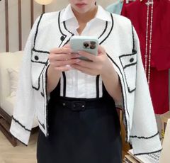 QCC0144-Áo dạ phối viền nhung nút bọc (trắng)