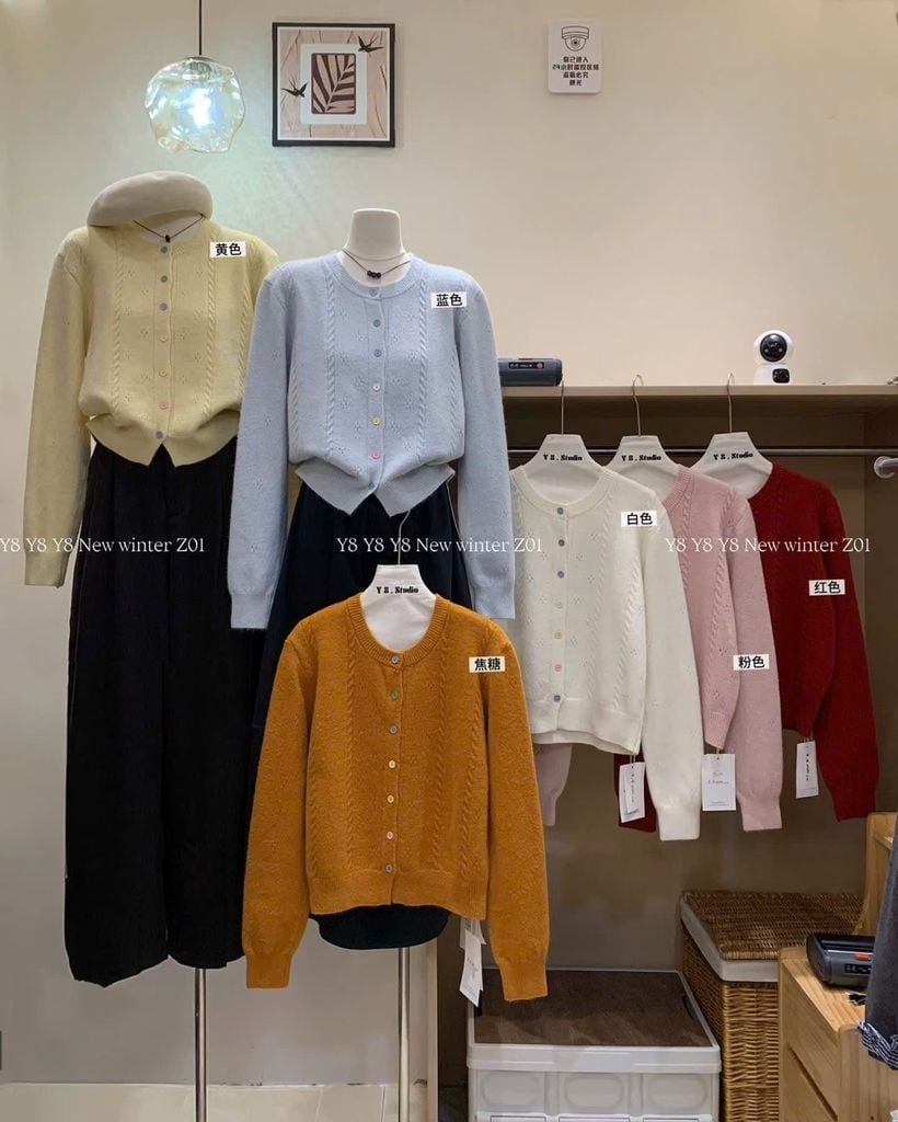 LEN5460 KHOÁC LEN NÚT MÀU (VÀNG) 201