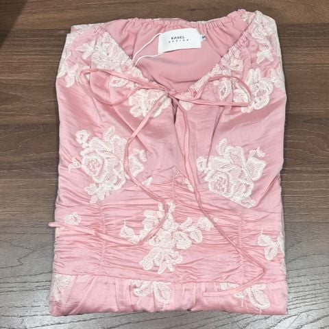 OAK0123 ĐẦM TENCEL HOA THÊU TAY PHỒNG (HỒNG)