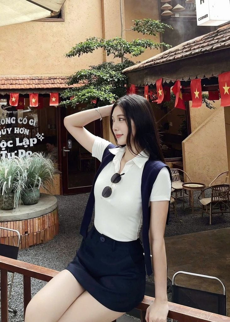 VGU1307 SET ÁO POLO - CHÂN VÁY NGẮN KÈM CHOÀNG