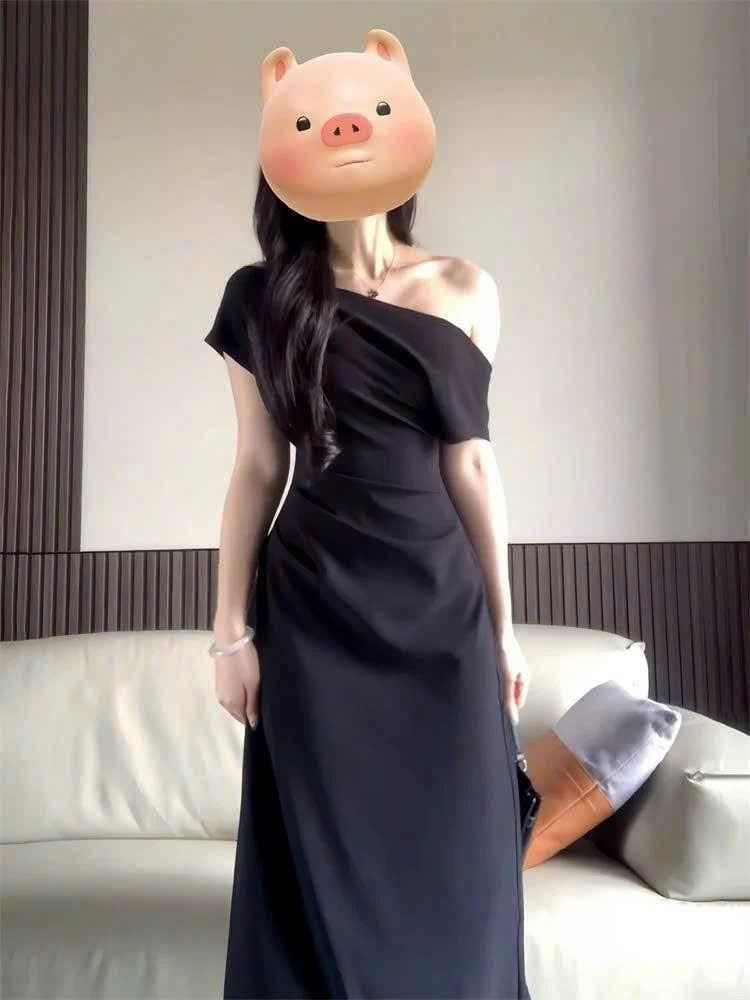 VGU1203 ĐẦM ĐEN LỆCH VAI