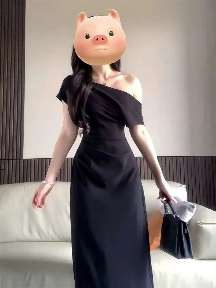 VGU1203 ĐẦM ĐEN LỆCH VAI