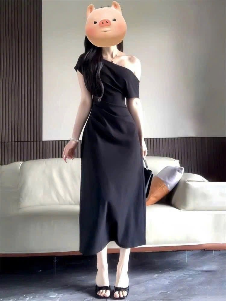 VGU1203 ĐẦM ĐEN LỆCH VAI