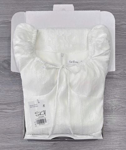 SKY8942 ĐẦM TƠ HOA CỔ VUÔNG (TRẮNG)