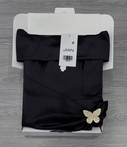 TB8995 ĐẦM BẸT VAI EO PHỐI TAG BƯỚM (ĐEN)
