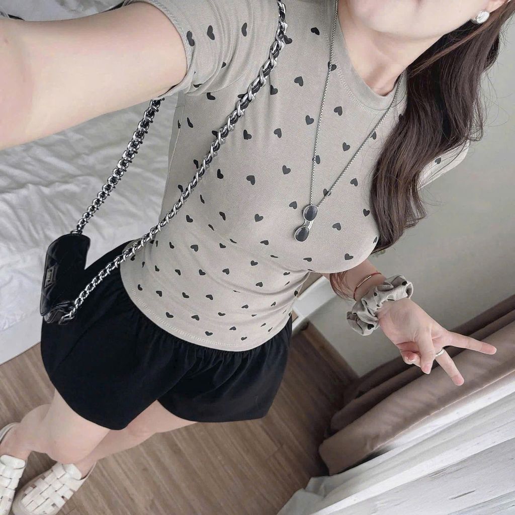 TQ4365 - SET ÁO ÔM BODY ĐEN + QUẦN SHORT TRẮNG ( KÈM DÂY CỘT TÓC)
