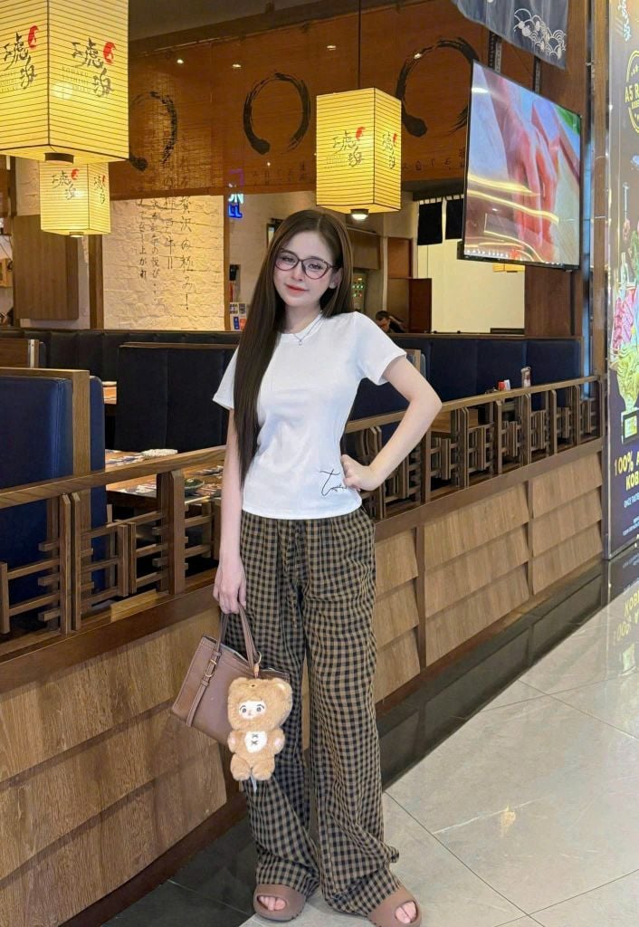 VRA0652 - SET ÁO THUN TRẮNG - QUẦN CARO