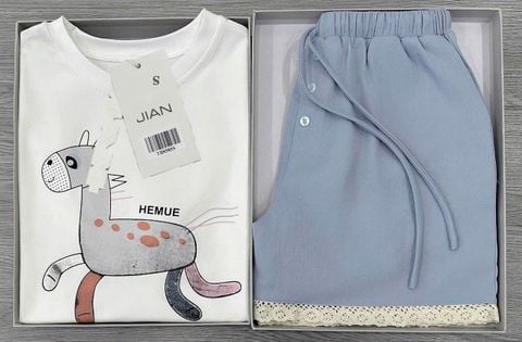 TB8585 - SET ÁO THUN TRẮNG IN HÌNH - QUẦN SHORT XANH VIỀN REN