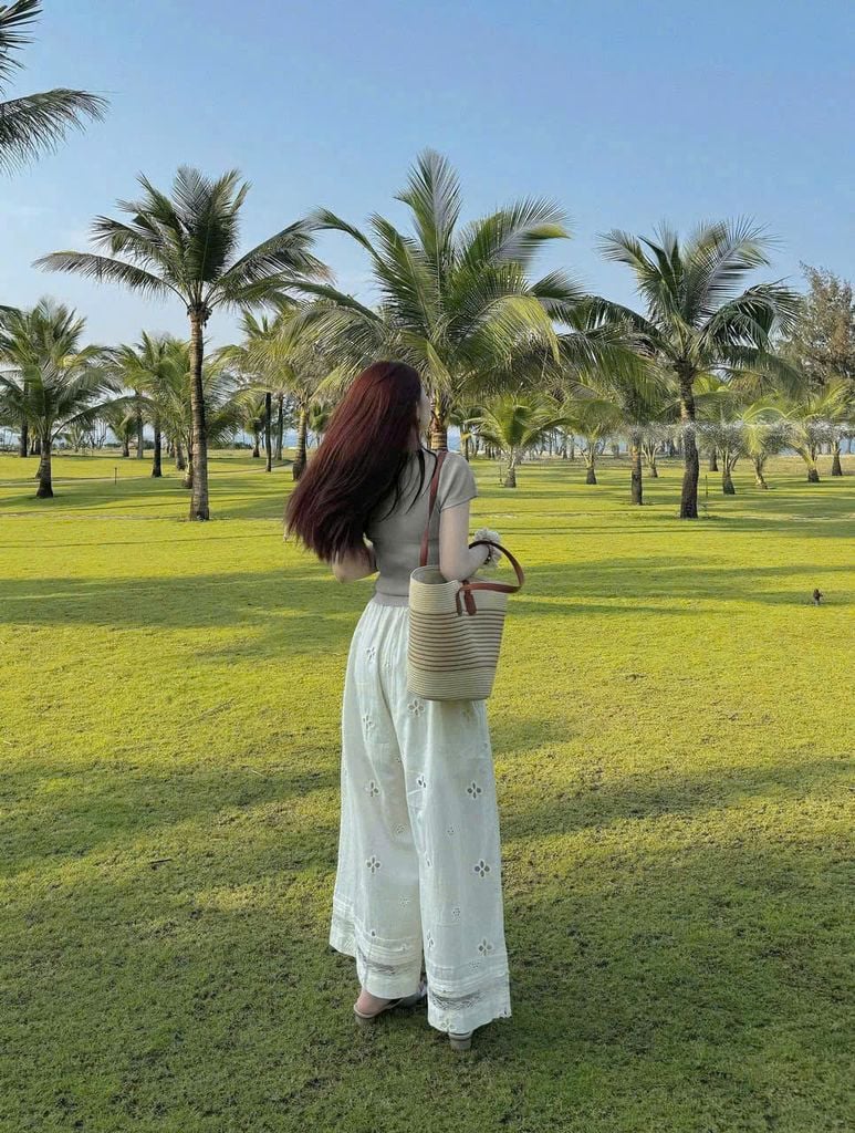 SKY8672 - SET ÁO THUN XÁM VIỀN CỔ REN - QUẦN ỐNG RỘNG