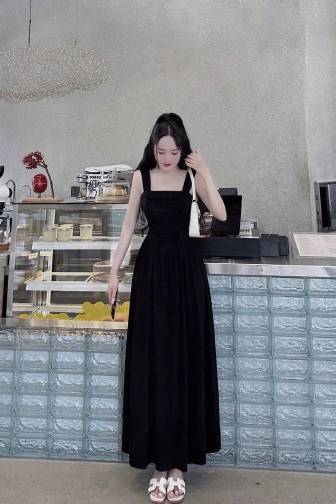 TB8688 - ĐẦM THUN DÀI ĐEN