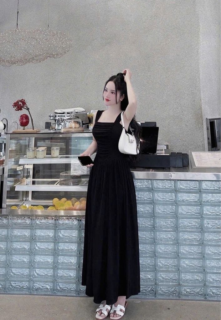 TB8688 - ĐẦM THUN DÀI ĐEN
