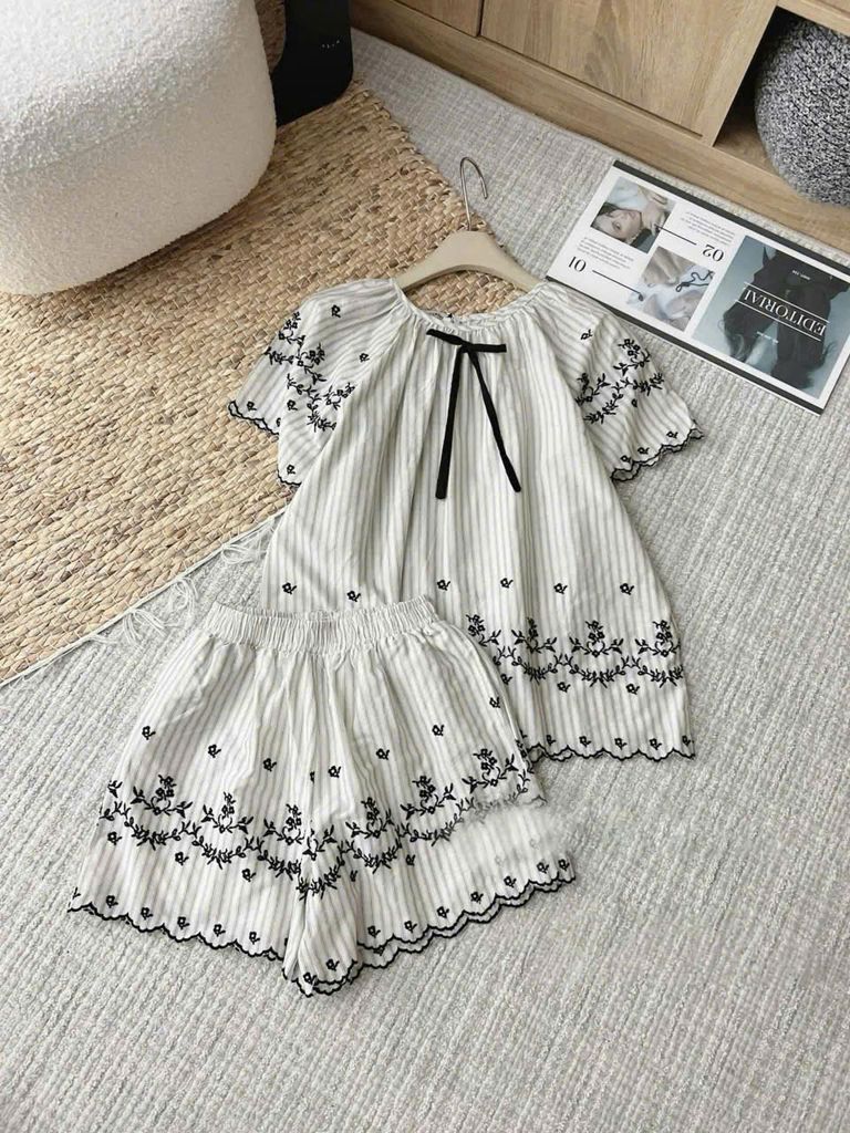 TB8701 Set sọc viền sóng thêu họa tiết, Quần short