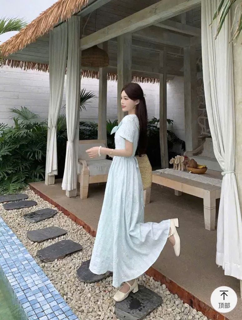 VGU0741 - ĐẦM DÀI THÊU CỔ NƠ