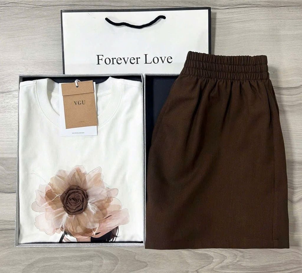 VGU0858 - SET ÁO THUN ĐÍNH HOA NỔI - QUẦN SHORT