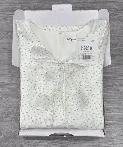 SKY8800 ĐẦM HOA NHÍ CỔ BÈO (TRẮNG)